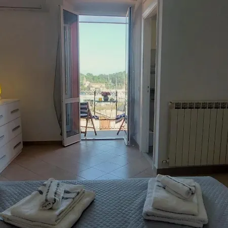 Finestra Sul Golfo Di *
