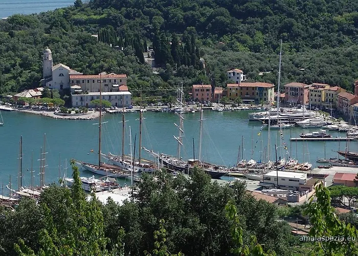 Finestra Sul Golfo Di *