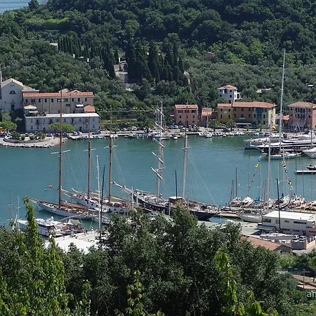 Finestra Sul Golfo Di *